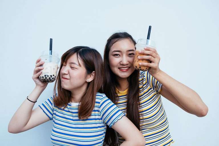 Best friend girl enjoy the bubble tea together